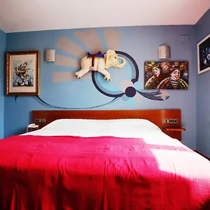 https://hotel-plaza-inn.topcostabravahotels.com